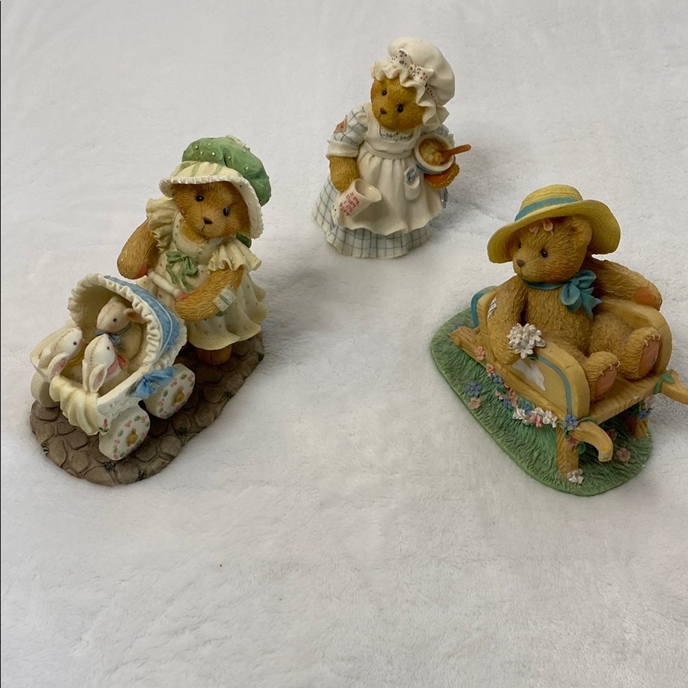 Charming Bear Figurine Set - Green, White, Yellow